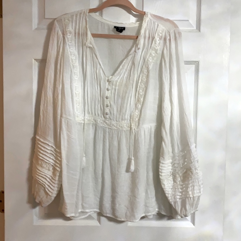 Torrid WHITE CROCHET GAUZE PEASANT BLOUSE
